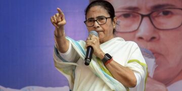 Mamata Banerjee Rules Out National Role, Focuses on Defeating BJP